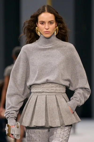 Look 24